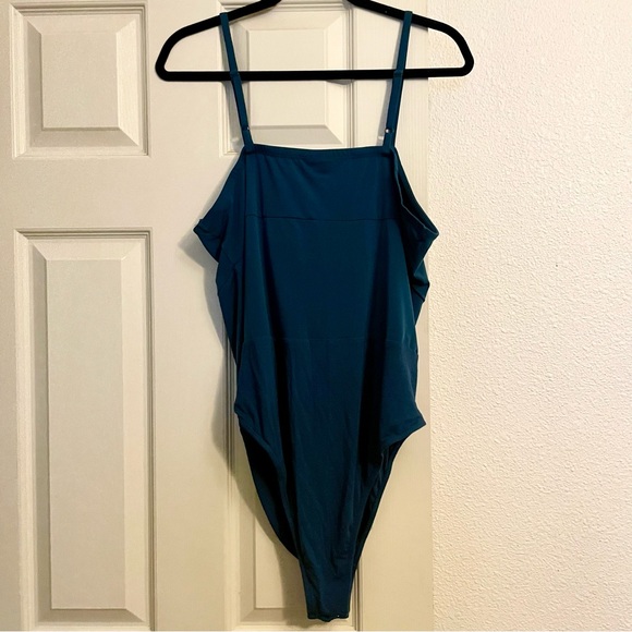 Torrid Teal Studio Knit shirred Cami bodysuit size 2 - Picture 5 of 8